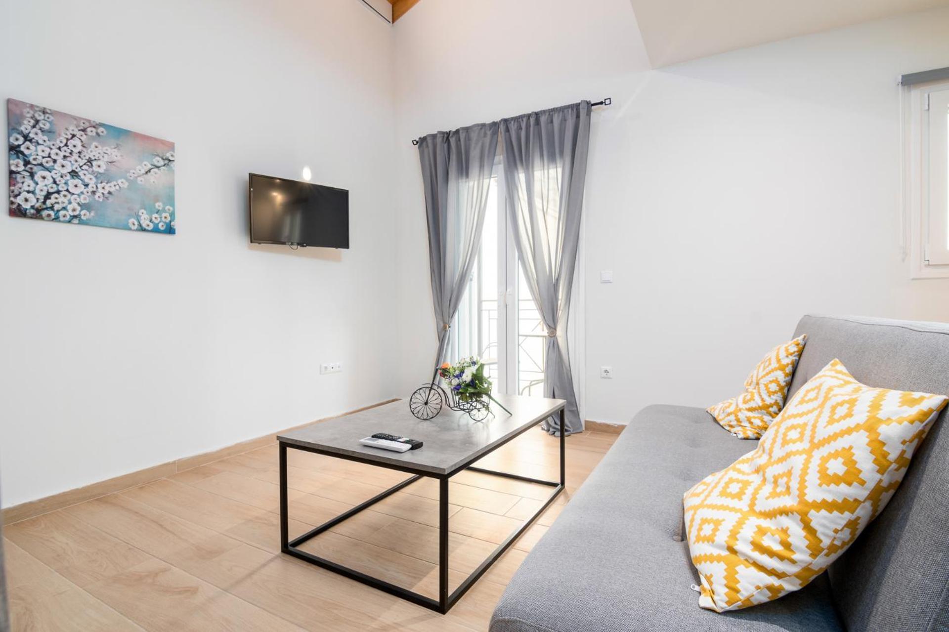 Windrose - Shared Pool Apartment